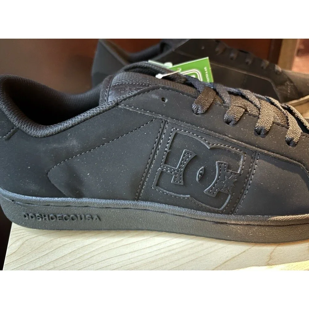 New DC Striker Black Mens Shoes ADYS100624 Size 13 Skateboarding